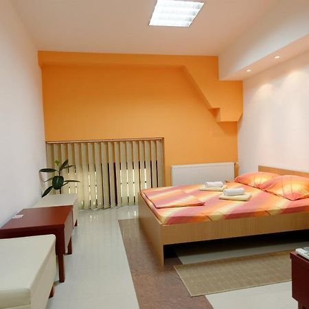 Hostel Paparazzo & Apartmens Kikinda Room photo